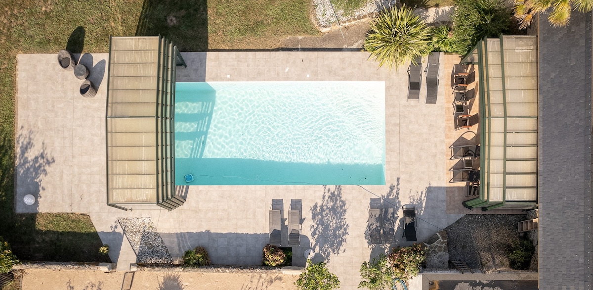 Ferme Sarthou, gîte 2 à 6 personnes avec piscine