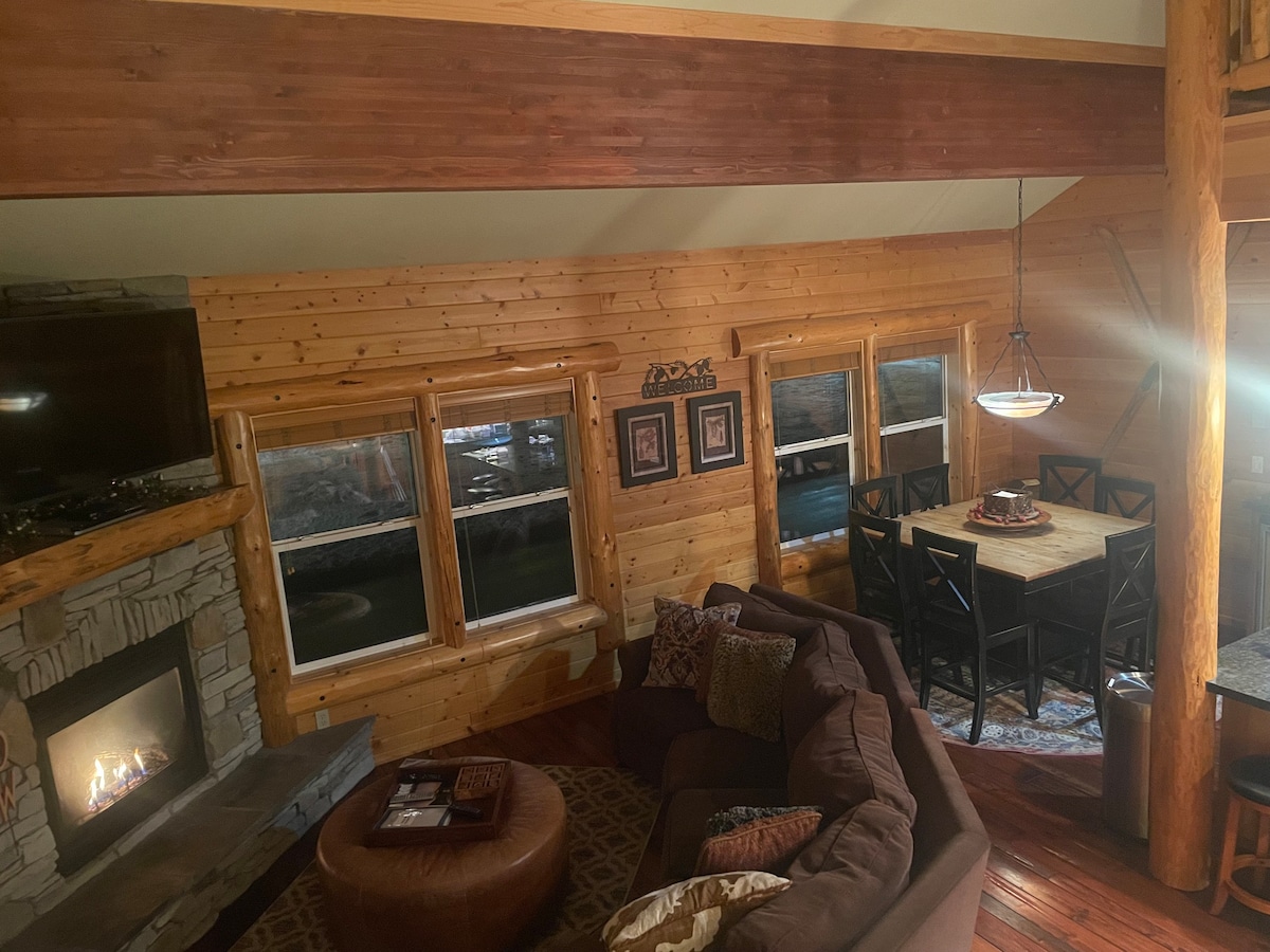 Tamarack Lodge-Mt Hood滑雪度假木屋最多可容纳12人