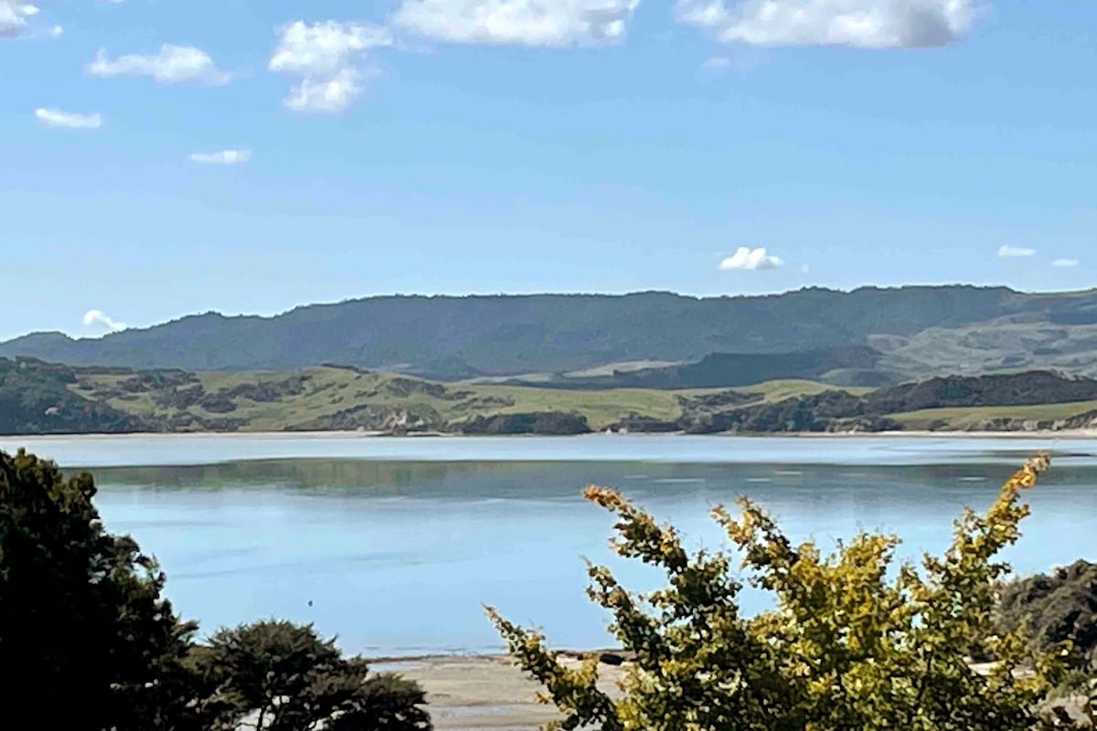 海湾景观海滩度假胜地-大景观、甲板和皮划艇