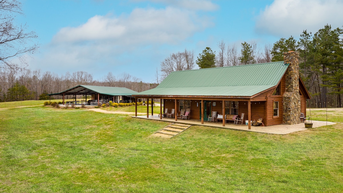 The Cabin at Hillside Farms