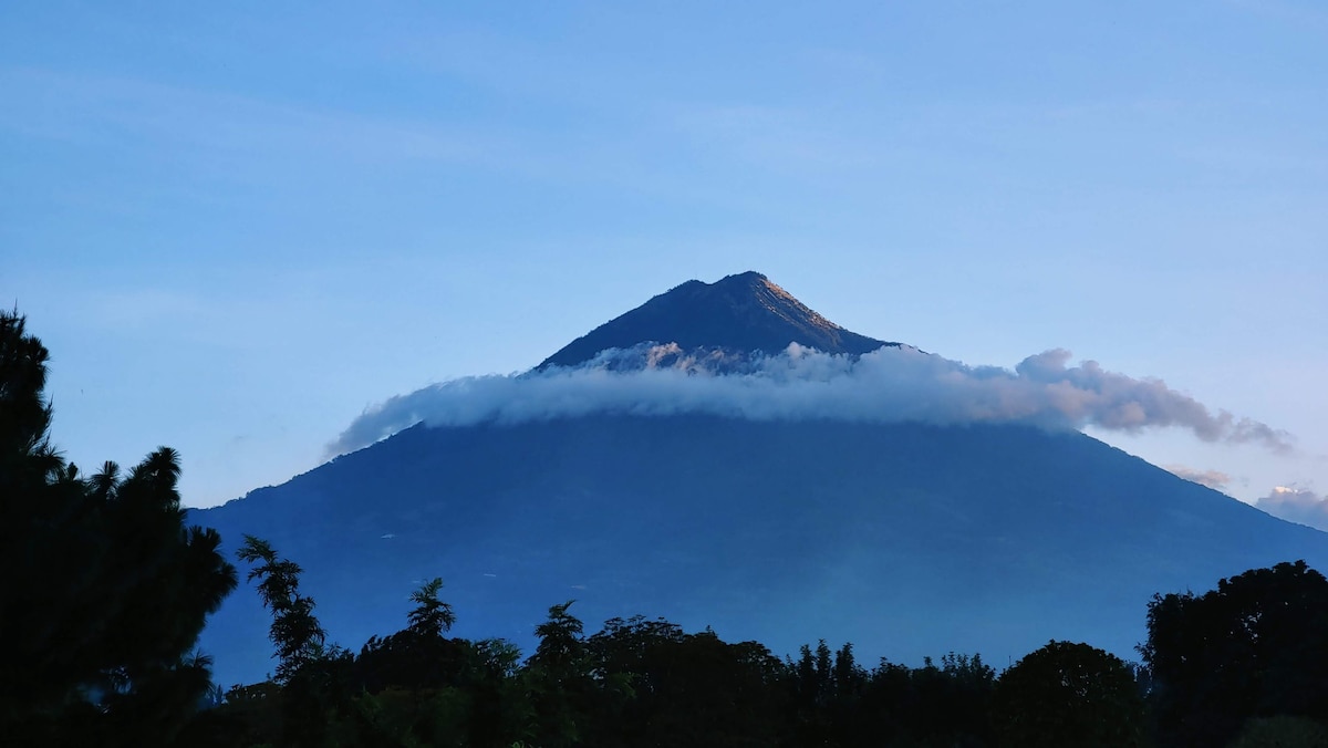 Casa San Bartolo ，火山美景。