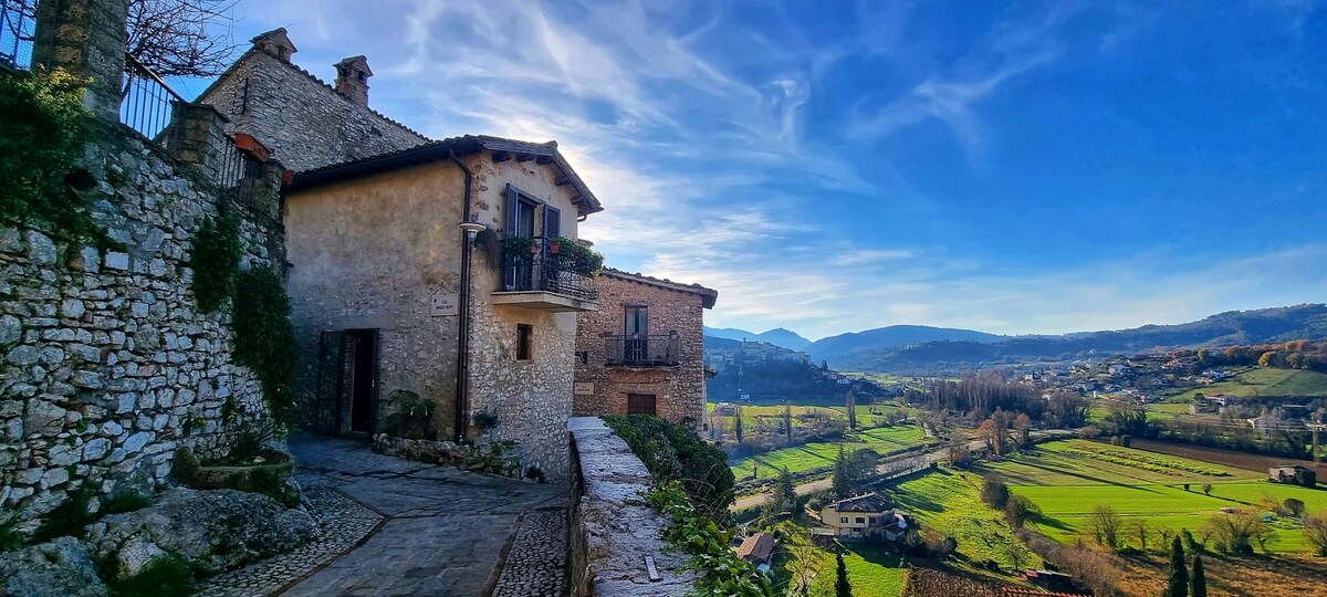 阿根廷之家（ Casa Argenti ） -瓦尔纳纳河（ Valnerina ）上的阳台