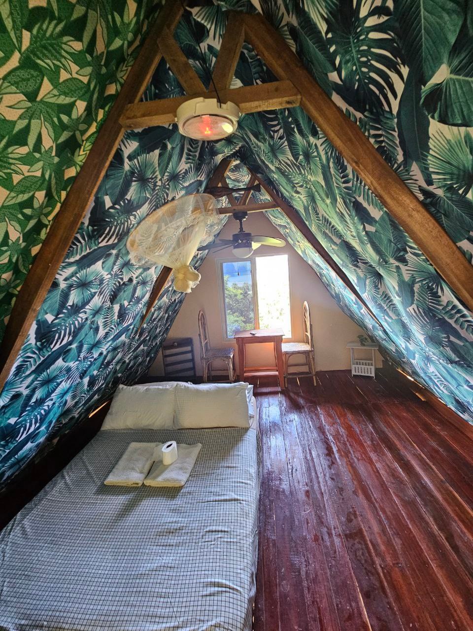 Forest Camp El Nido (Deluxe Chalets)