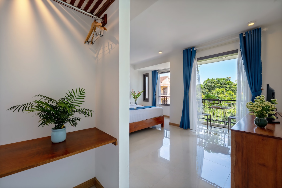 Cua Dai Beach -  Private Double Room, pool outside