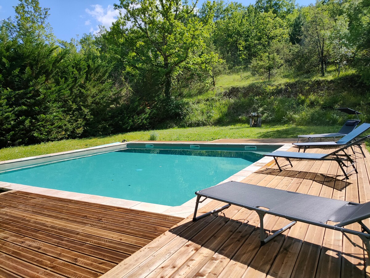 Superbe maison bois, déco soignée, piscine au sel