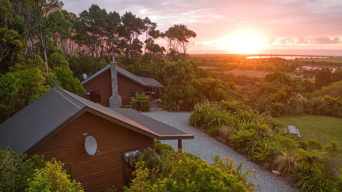 Paparoa Beach Hideaway一居室别墅