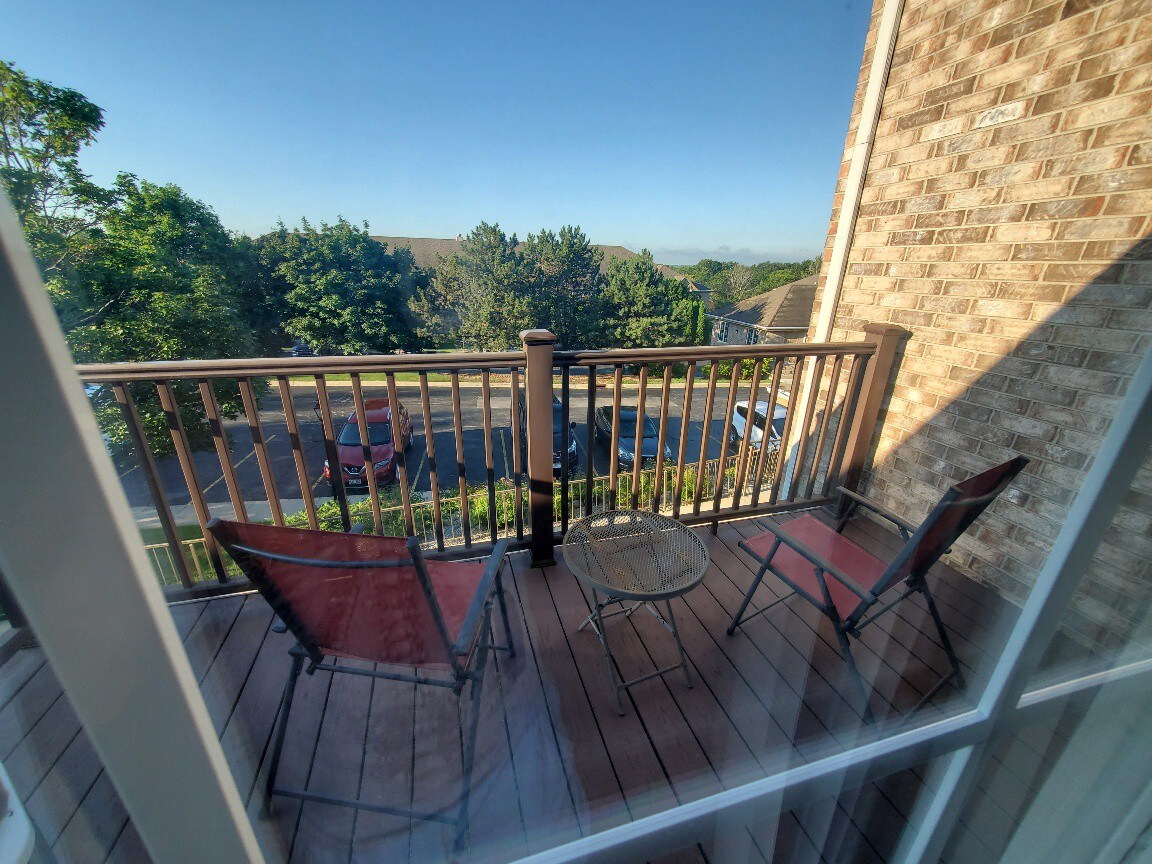 Cozy 1BD/1.5BA Apartment in Pewaukee