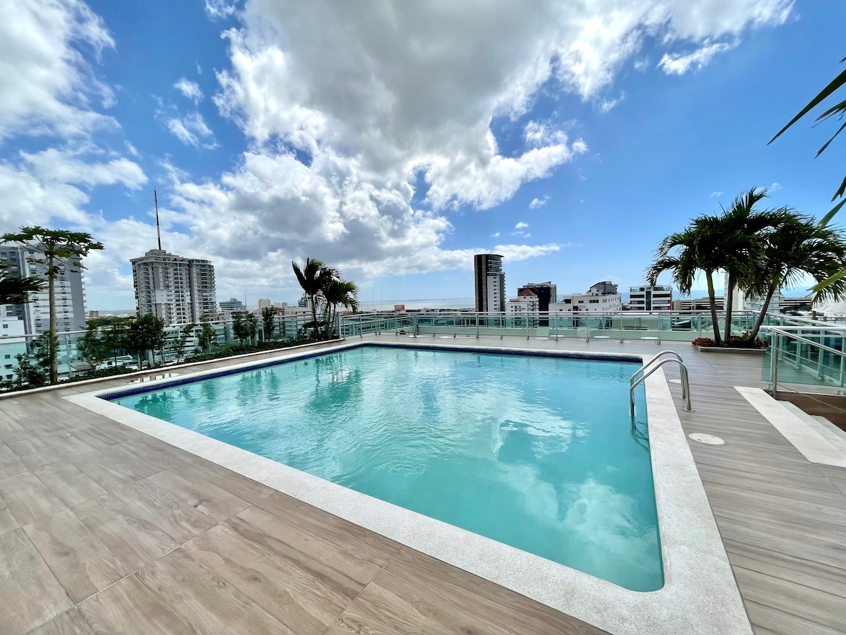 Centrico Bello公寓，带海景泳池和健身房