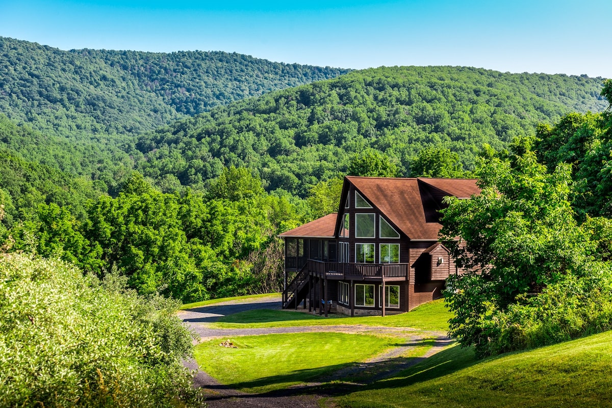 Bear Mountain Lodge