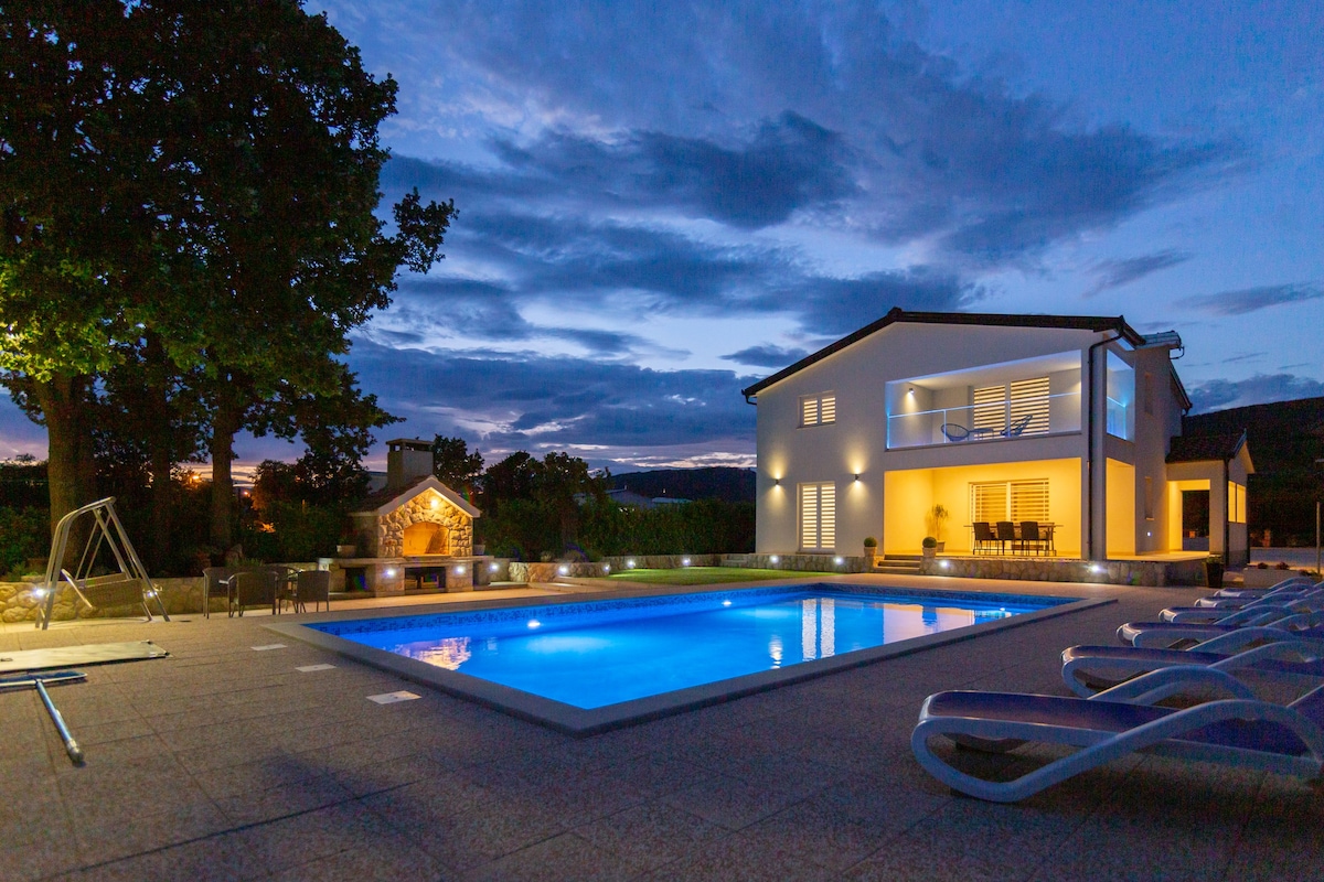 VILLA MARIA w/private pool