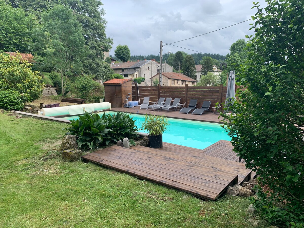 sleeps 5 | heated pool | Les Arbres