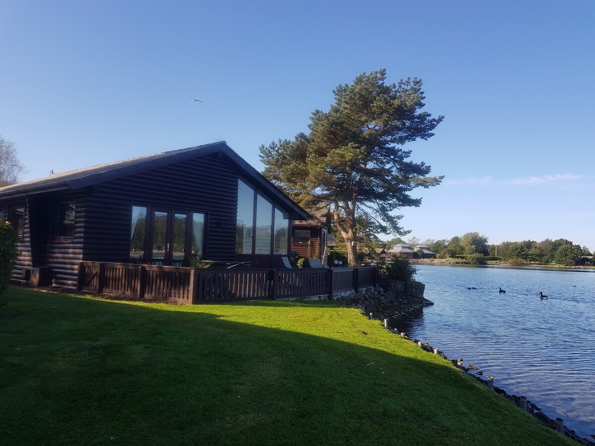 Keer Lodge a lakeshore Haven @ Pine Lake Resort