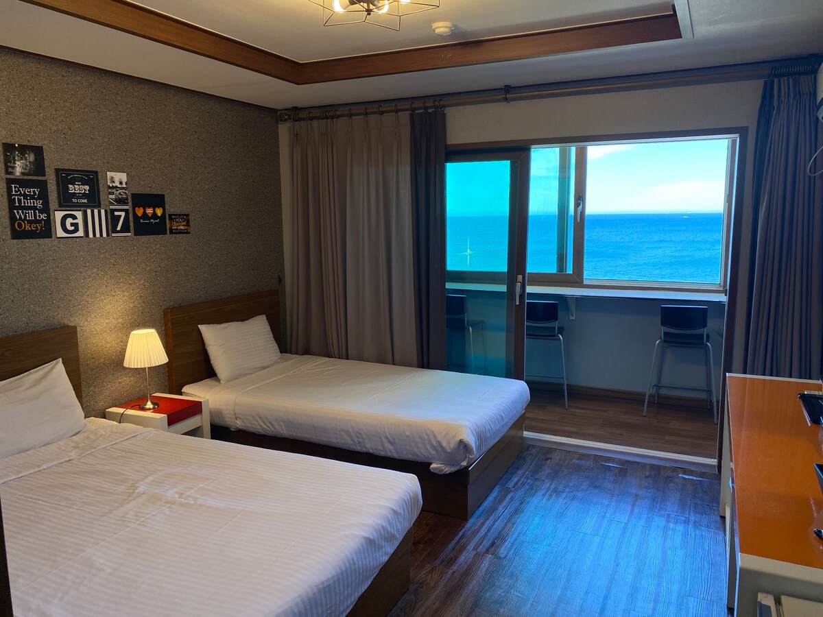 海景豪华双床房（可容纳3人） ， Aewol前方有蓝色海景