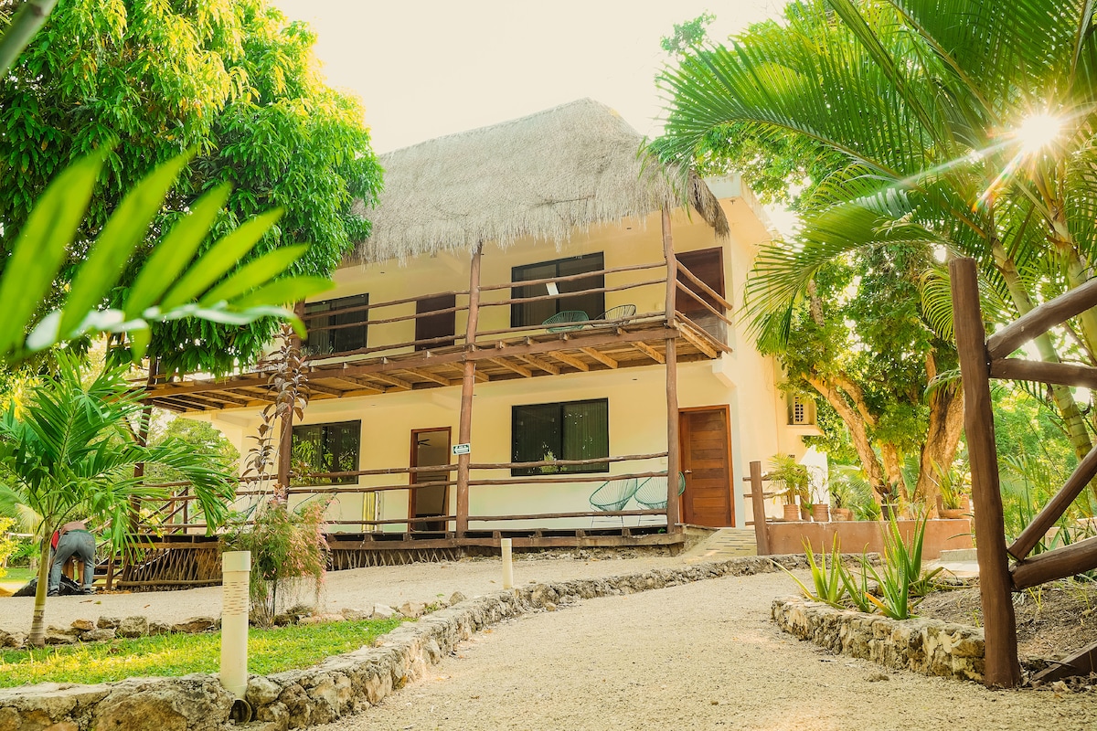 华丽宽敞小木屋，靠近巴卡拉尔泻湖（ Bacalar Lagoon ）