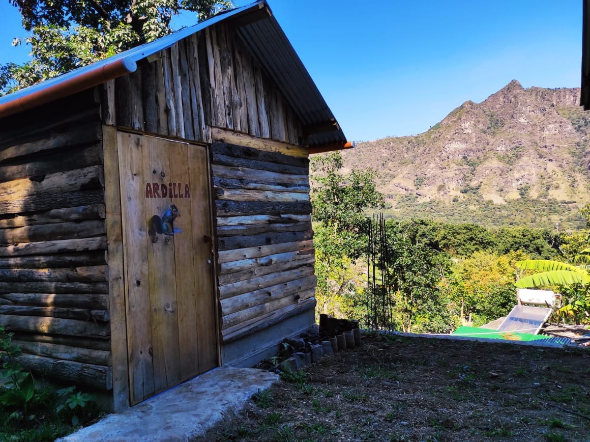 Rodeado de Jardín Bungalow Ardilla, bonitas vistas