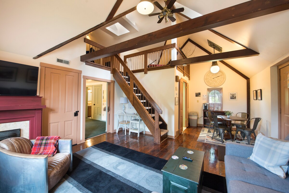 The Carriage House - Hay Loft Unit