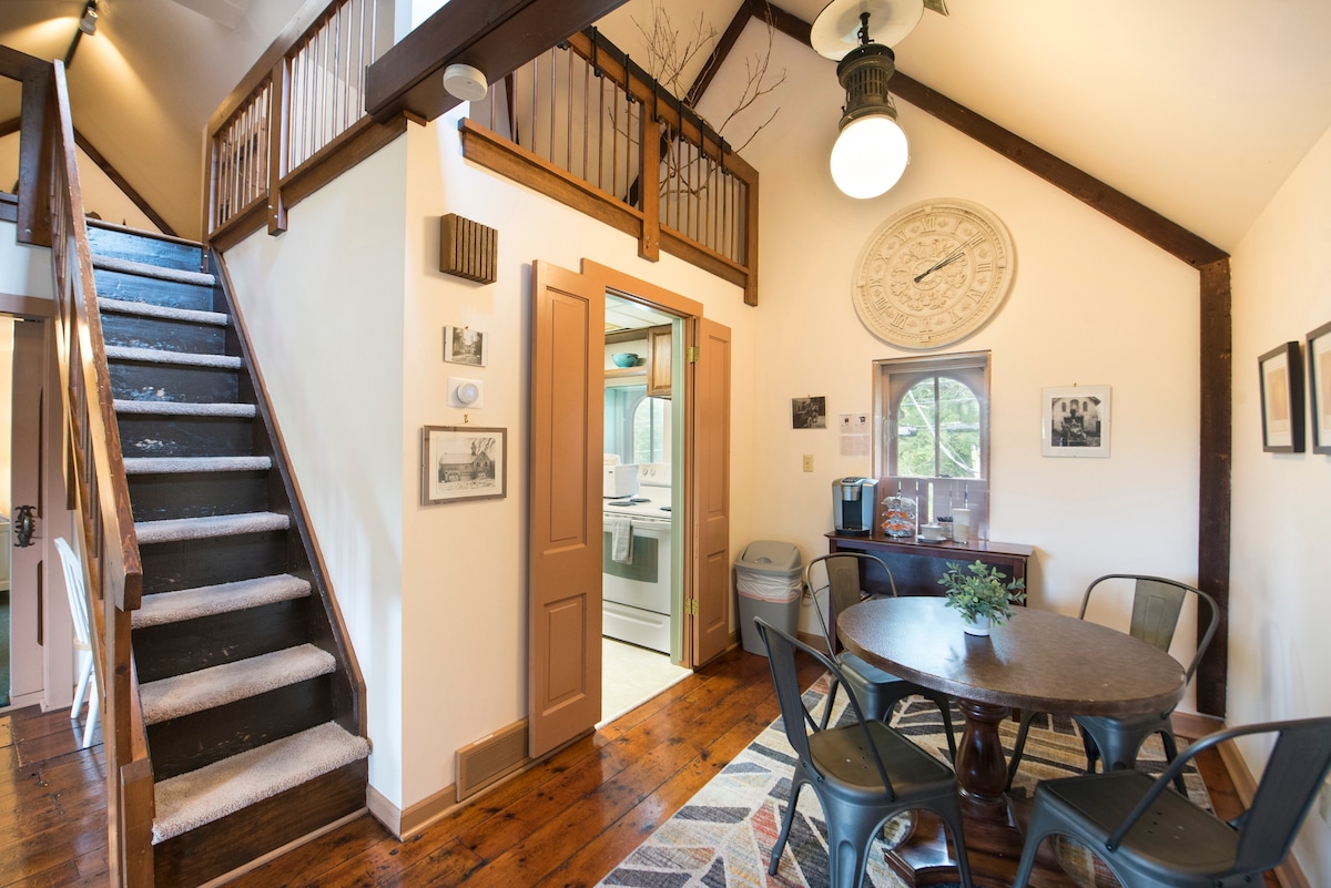 The Carriage House - Hay Loft Unit