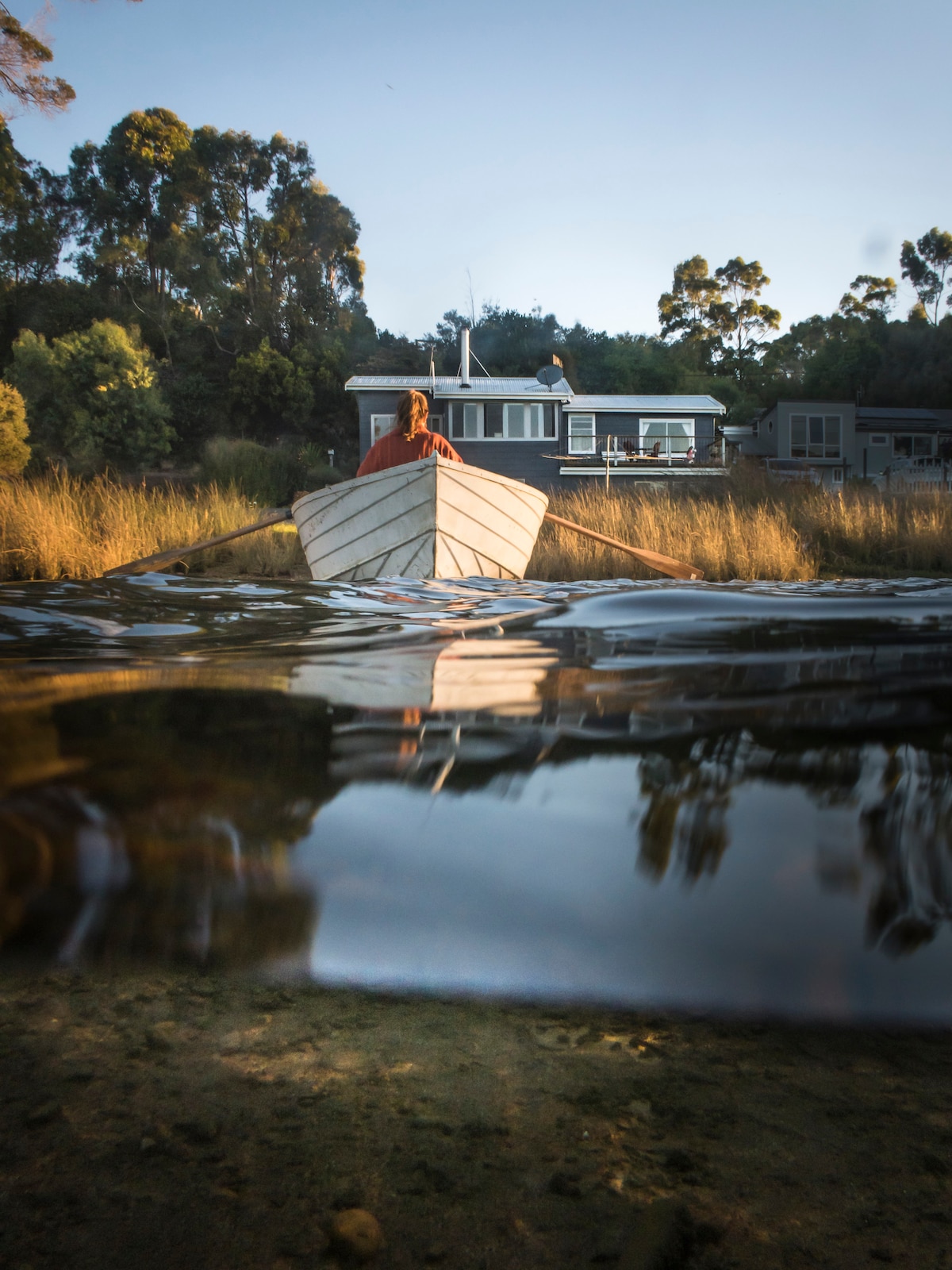 Blythe River Boathouse -豪华海滨小屋