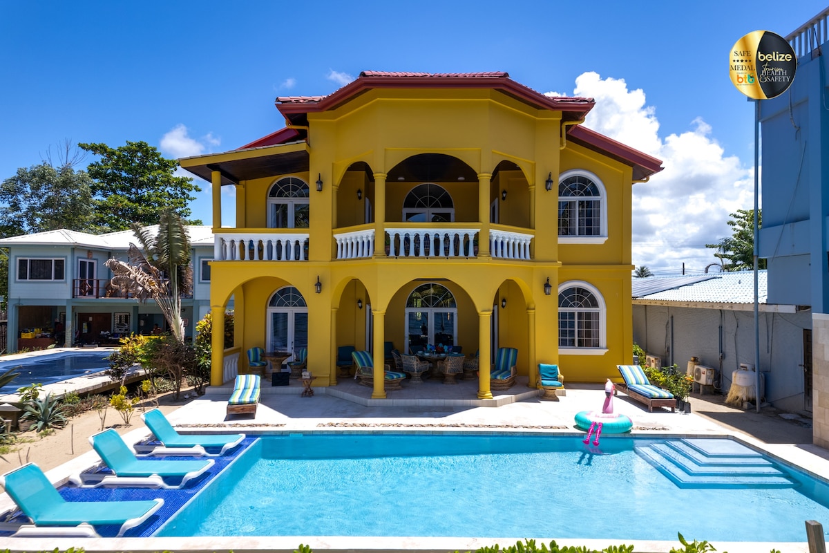 Lux Pool and Oceanfront Room w/ En Suite Bathroom.