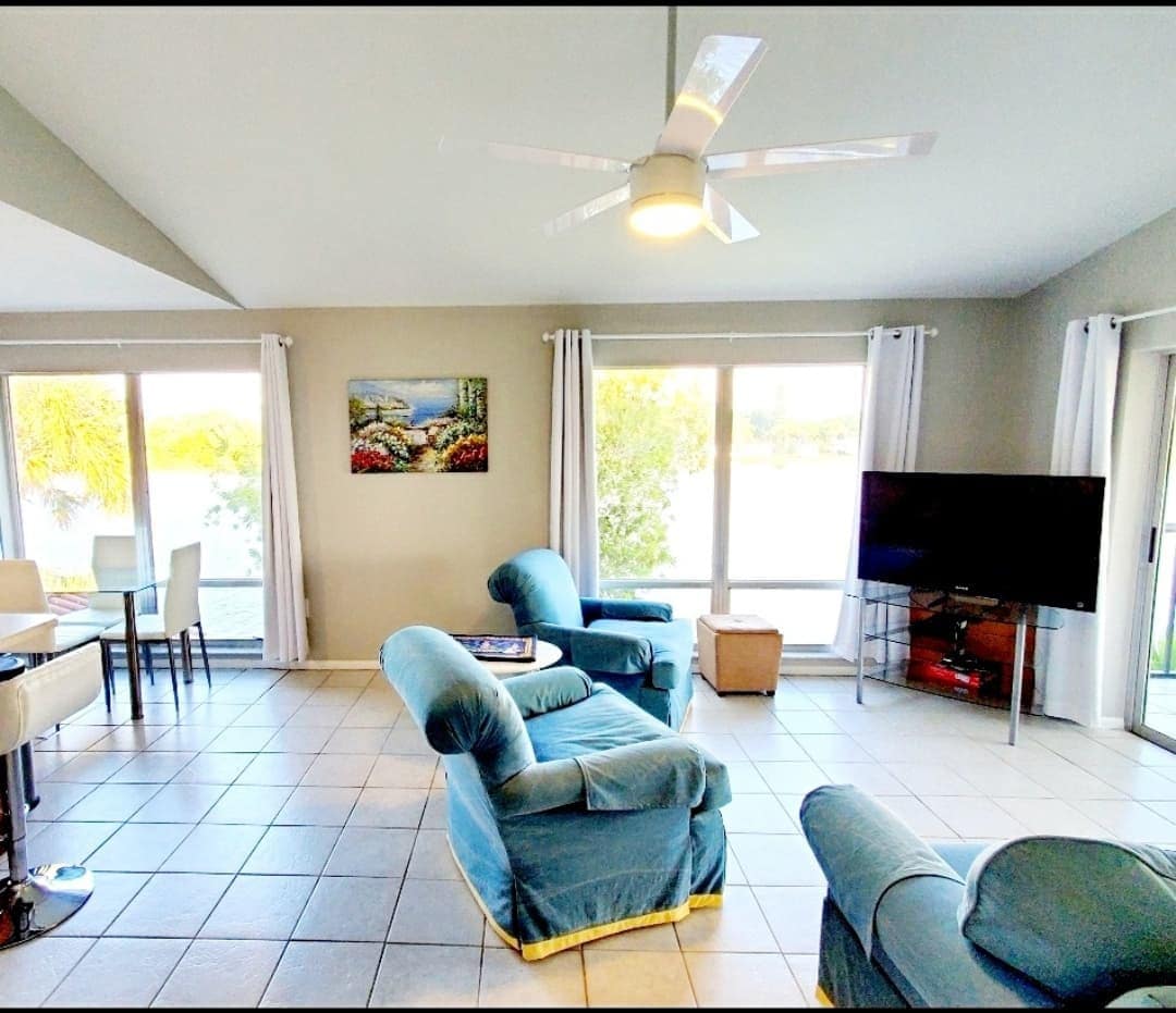 Lakefront 2BR 2BA Punta Gorda near Fishermen's Vil