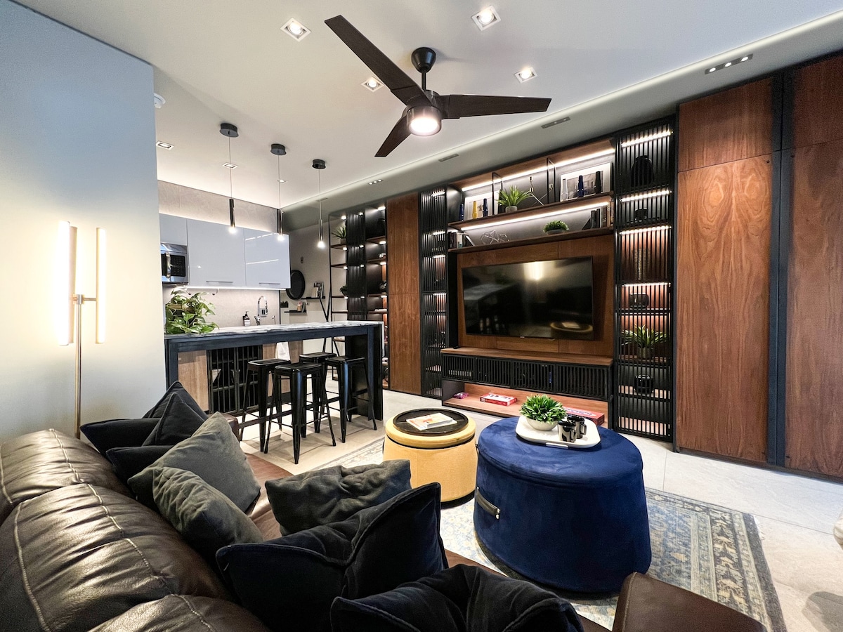 LUX Loft ：适用于长期住宿和内的办公室+阳台+电视