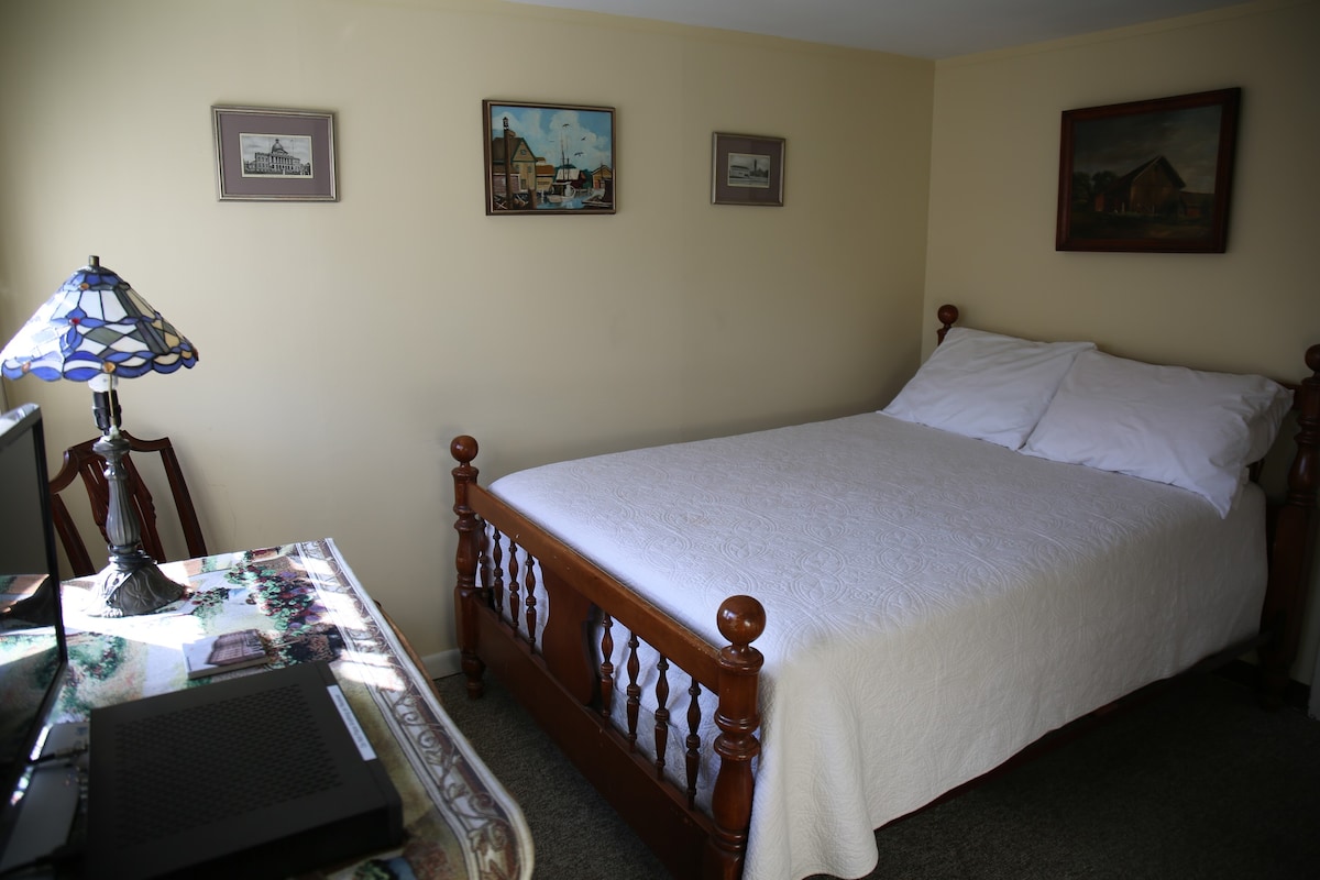 R7小房间，带全尺寸床和独立卫生间