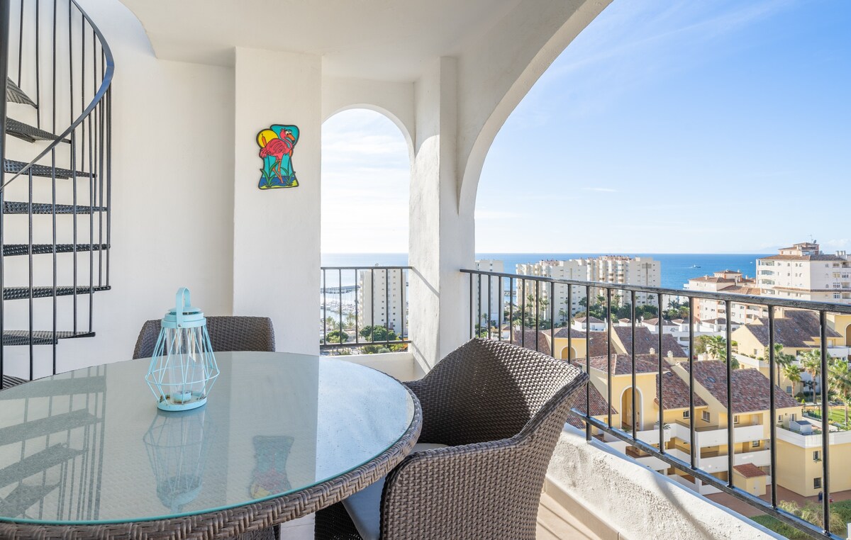 AR10 Puerto Blanco - Penthouse with Roof Terrace