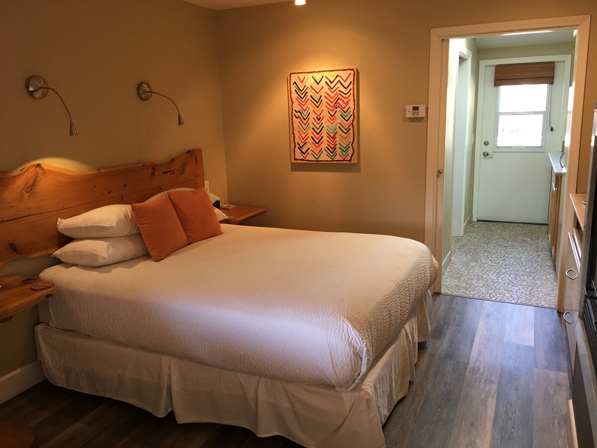 Cambria Shores Inn-Hotel Selects Room