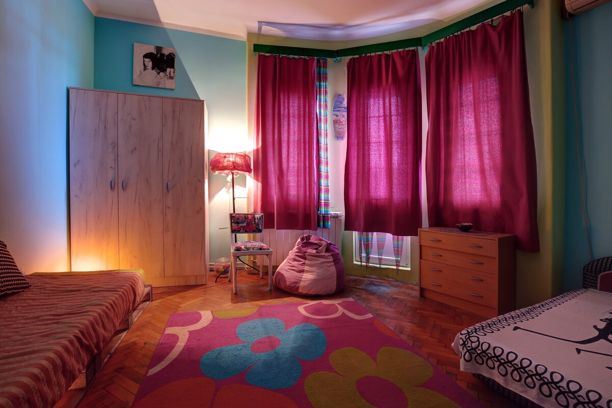 Colorful Dorcol Flat