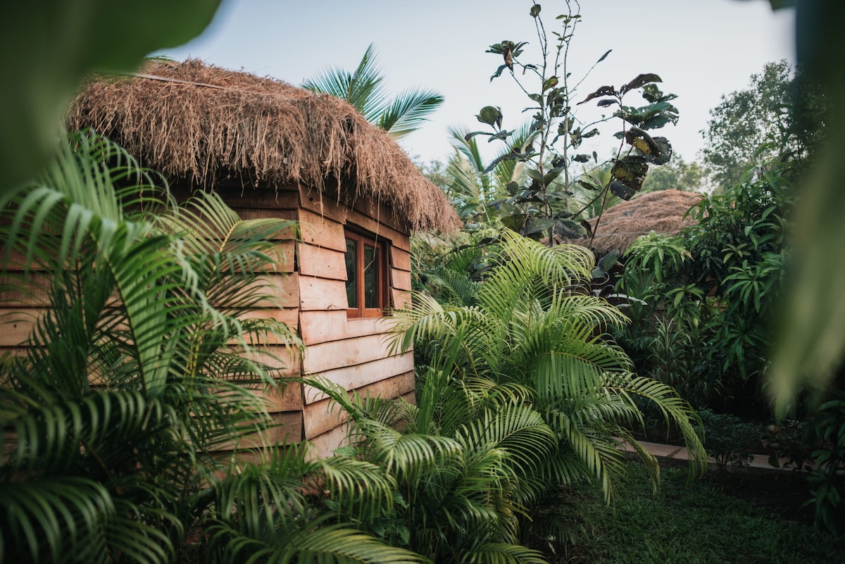 Wigwam | Wooden Jungle Lodges | Garden paradise