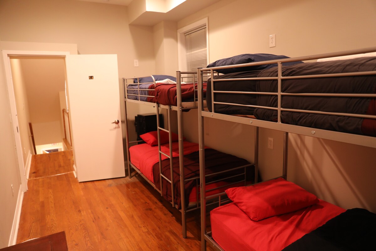 双人房， 6张床位混合宿舍