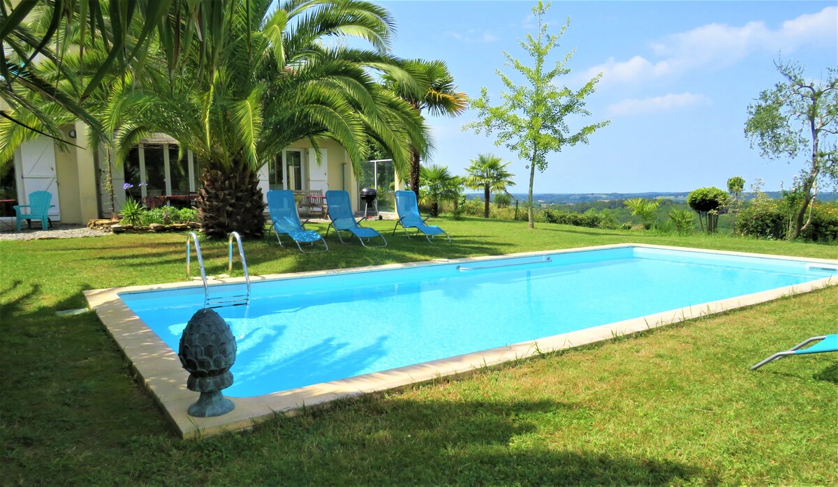 Villa d'architecte avec piscine et vue superbe