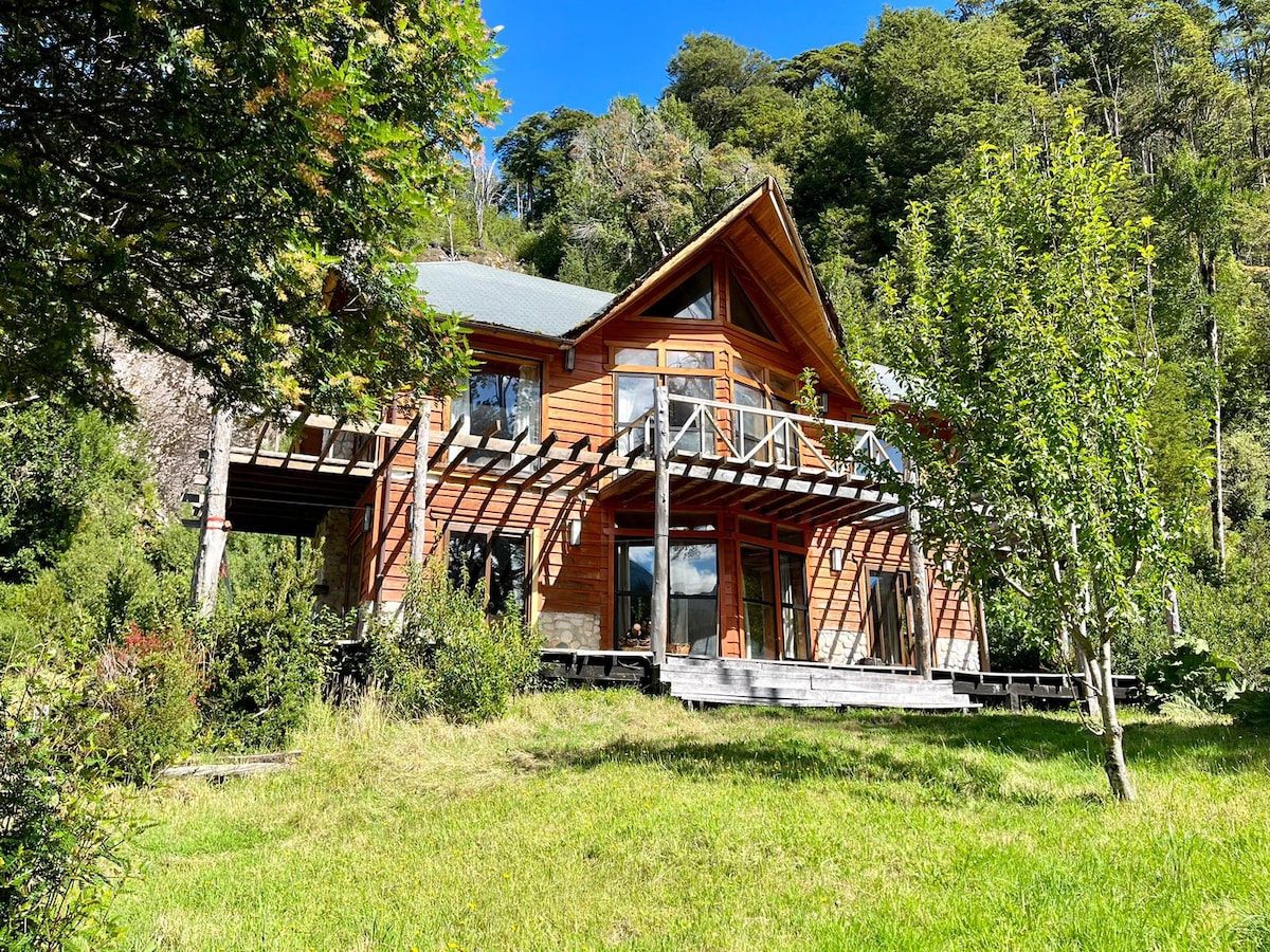 La Bella Patagonia Eco Lodge, Figueroa River