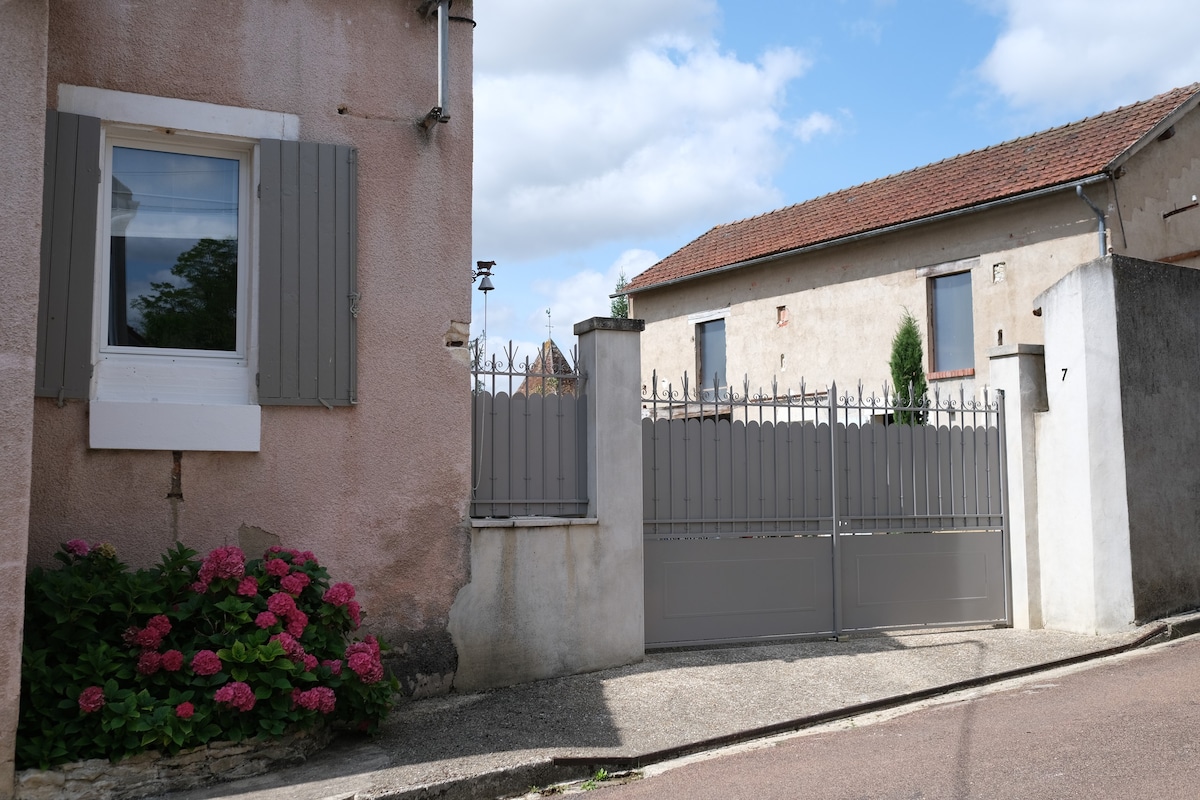 Charmante maison de village au cœur de l'Yonne