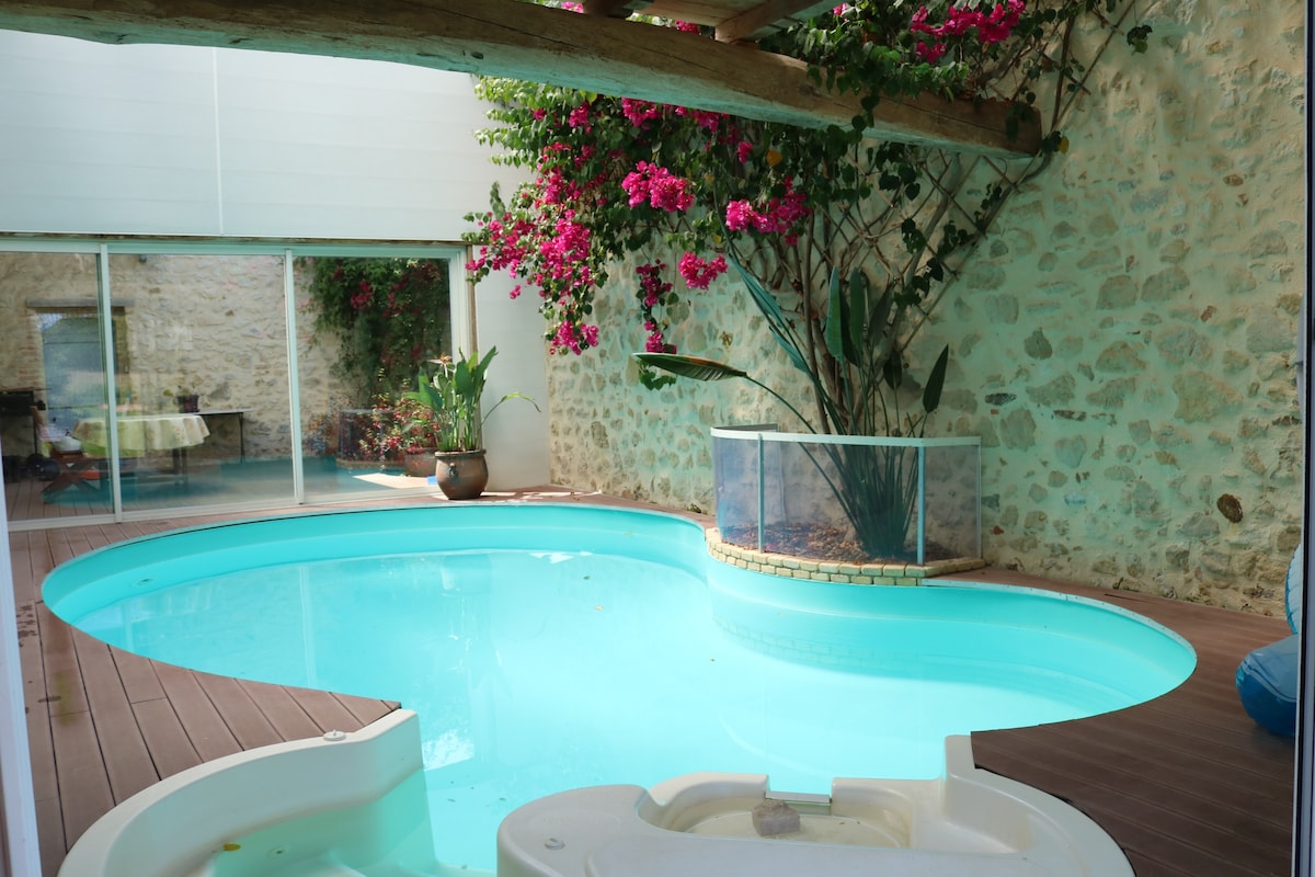 Ferme basco-landaise rénovée (300m²), piscine