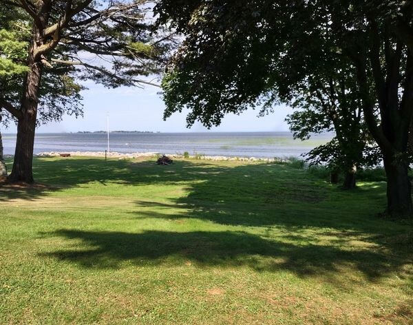 Waterfront Marinette WI-1-acre 2b/1ba on Green Bay