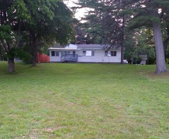 Waterfront Marinette WI-1-acre 2b/1ba on Green Bay