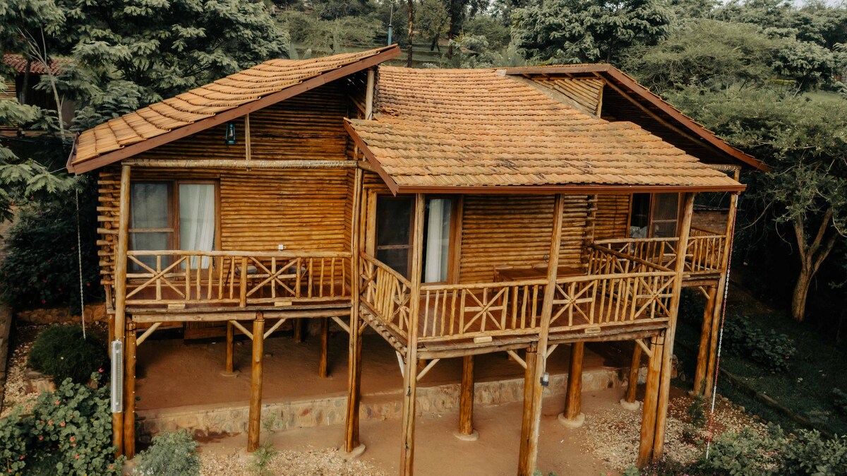 Vintage Family Cottage with 2 Rooms