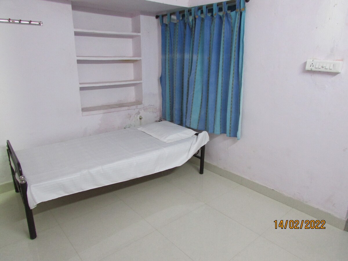 Goverdhan Single Non-Attached Ashish Guest House