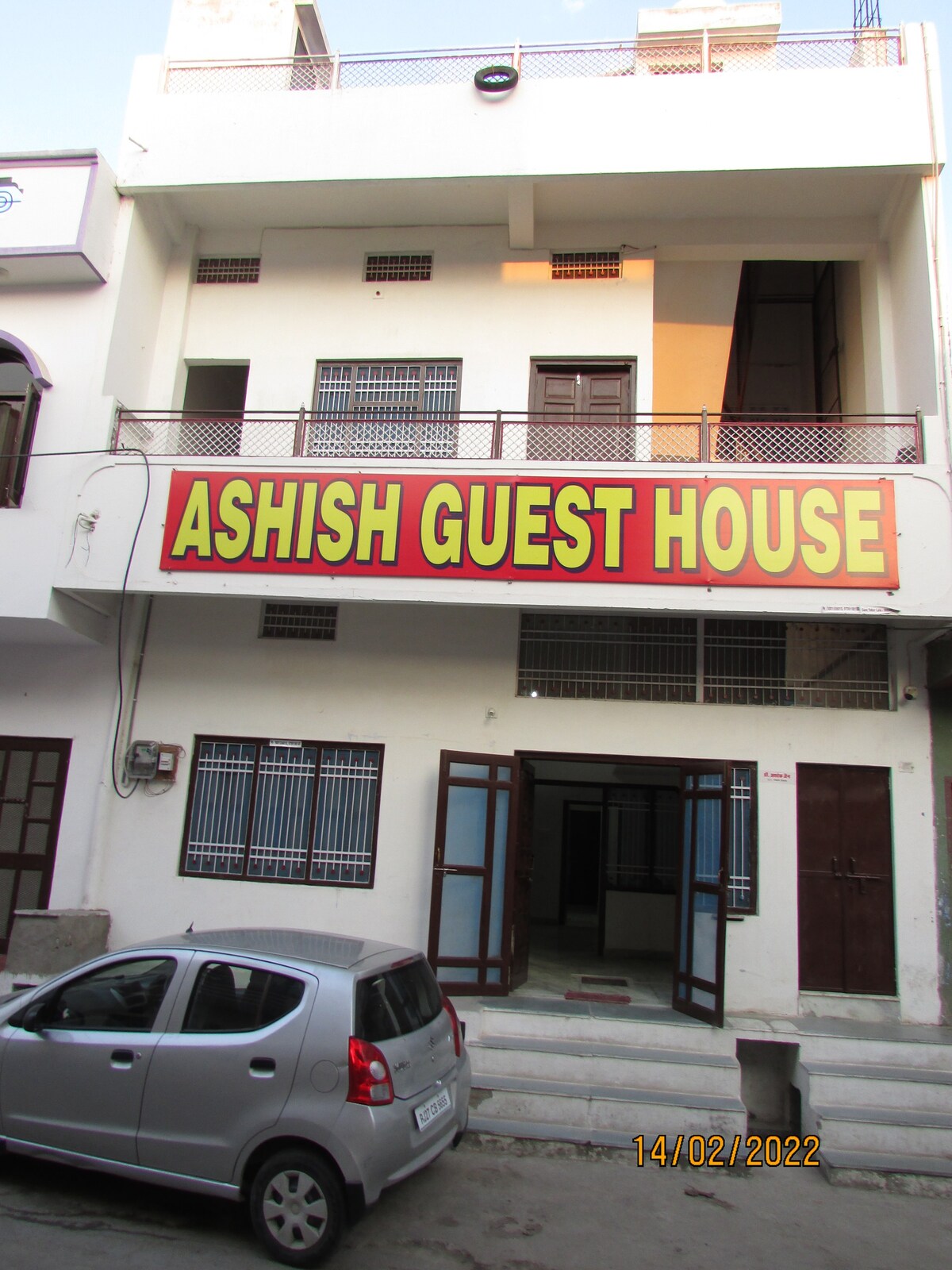 Goverdhan Double Bed Attached Ashish Guest House