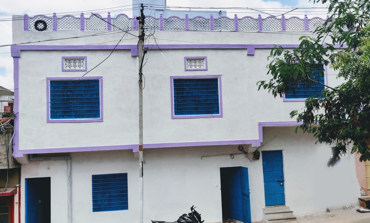 Goverdhan Single-Bed Private Ashish Guest House