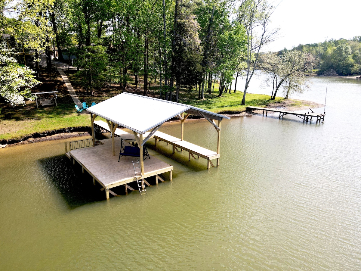 Dog Friendly Lake Chickamauga Home, Private Dock