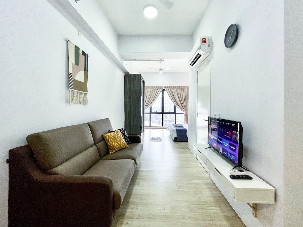 #3 Pavillion Bukit Jalil Suite Room Aurora REVO
