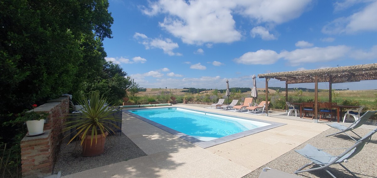 Charme d'une maison de maître avec piscine