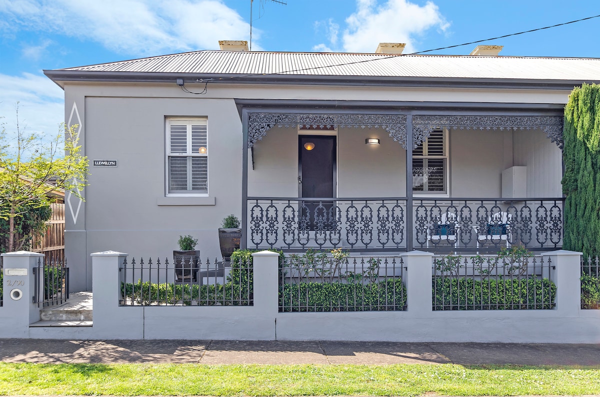 LLEWELLYN Heritage Terrace House