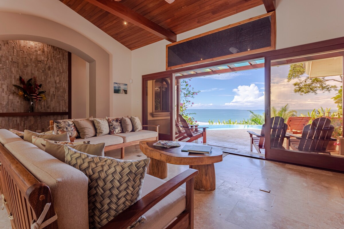 New 4 Bedroom Luxury Home, Walk to the Beach! Best Ocean Views in Dominical!