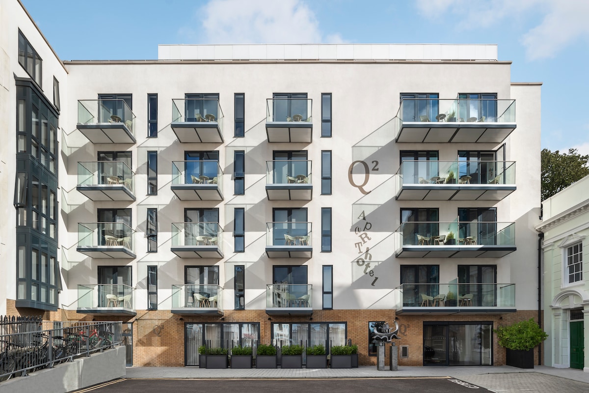 Studio with Balcony and Sea View in City Centre