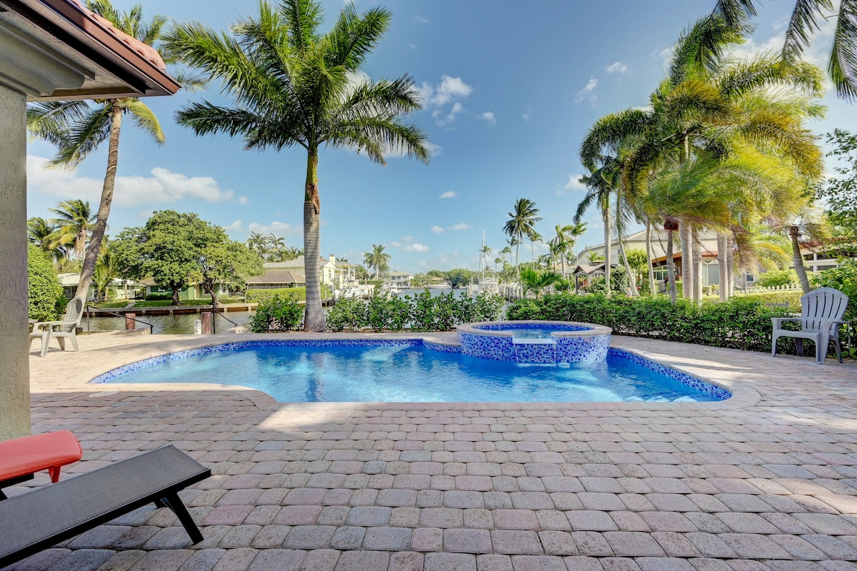 Waterfront Oasis  Heated Pool 1 Mile From Beach