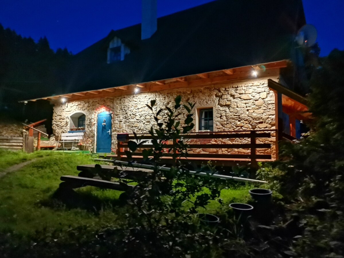 利普托夫风景如画的村庄Sýpka小屋
