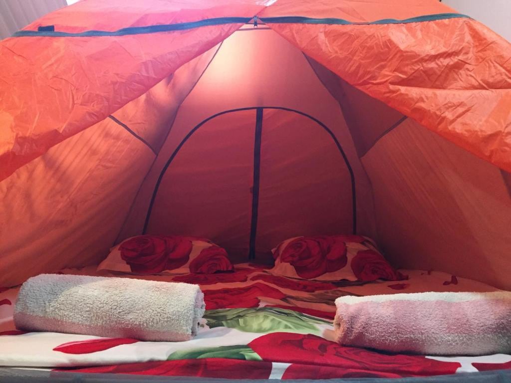 格鲁吉亚旅舍的帐篷